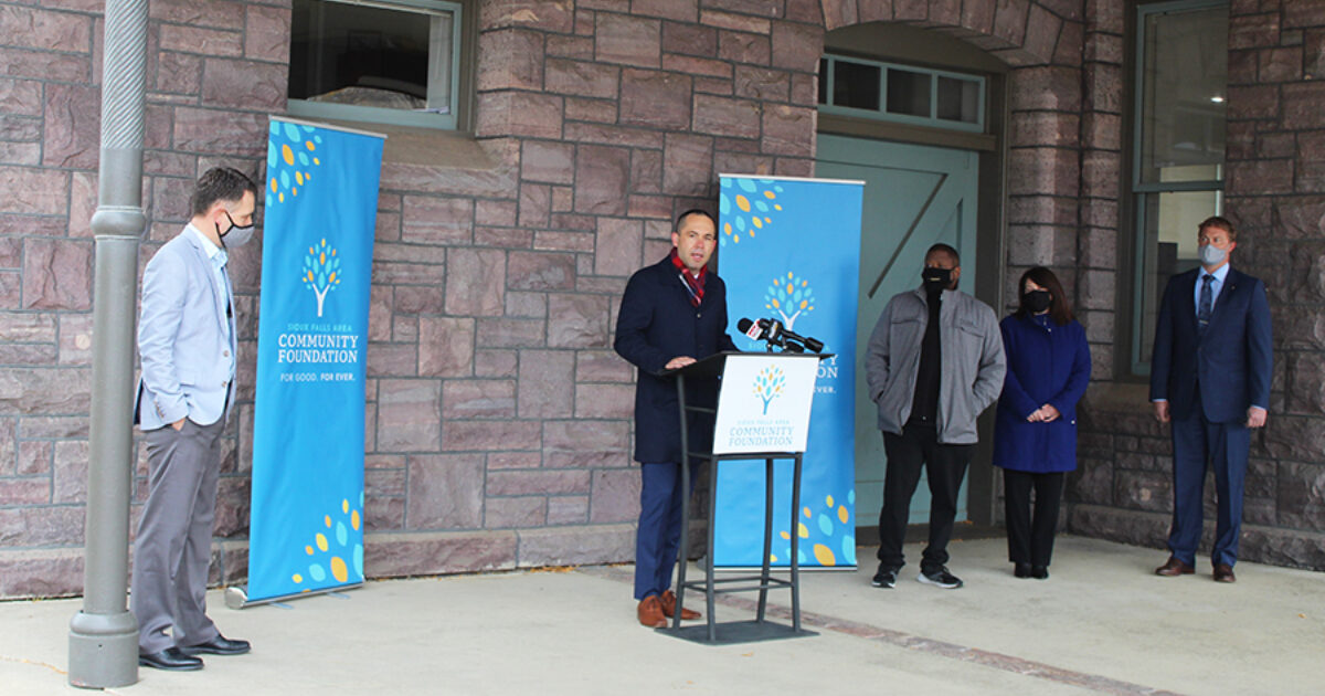 Sioux Falls Area Community Foundation First Bank & Trust Donates…